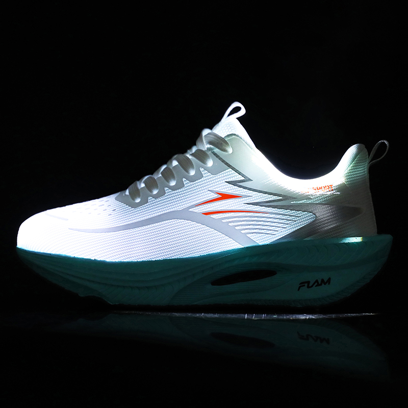 أحذية رياضية نسائية عصرية متعد - مراجعة Running Gear For Women وسعره