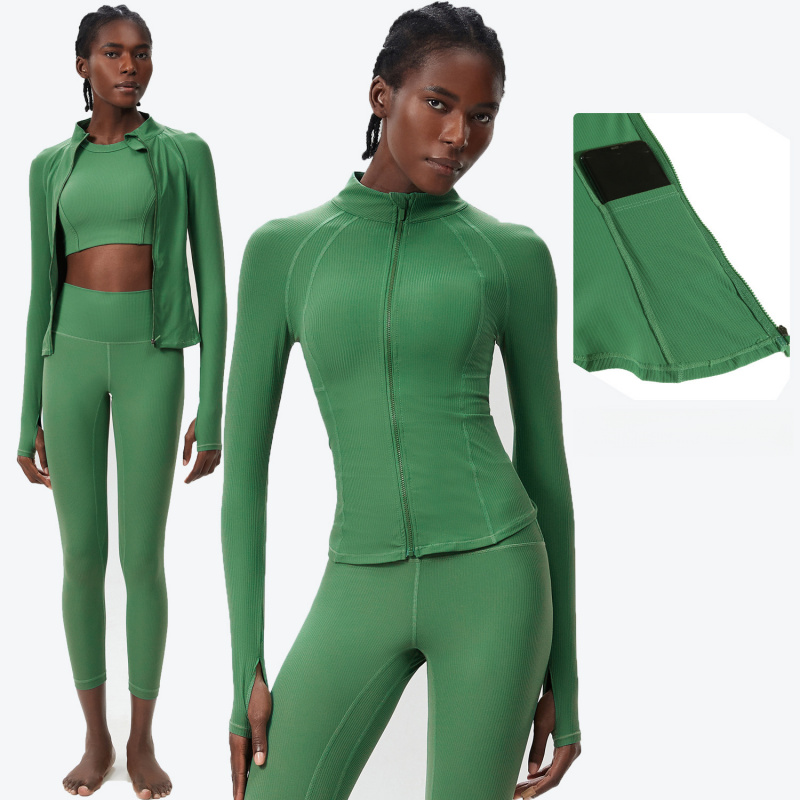طقم ملابس رياضية مكون من 3 قطع - مراجعة Running Gear For Women وسعره