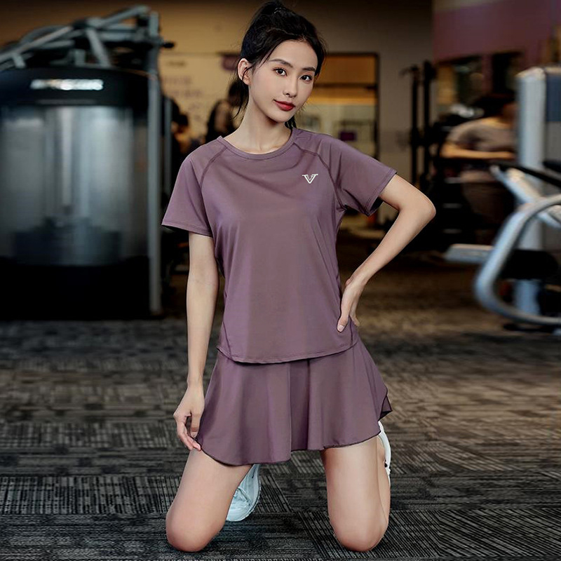 بدلة جري نسائية بأكمام قصيرة و - مراجعة Running Gear For Your Phone وسعره