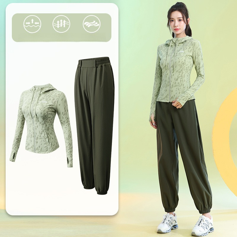 بدلة رياضية نسائية للجري بأكما - مراجعة Running Gear For Women وسعره